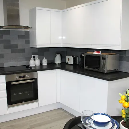 City Centre Town House With River Walks And Free Parking C27hk *